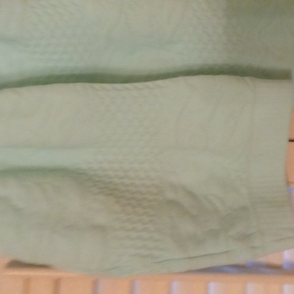 Top - Picture 2 of 4